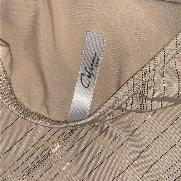 Cream/Gold Halter Top - Picture 5 of 6